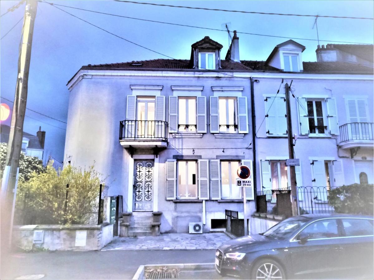 Appartement Proche Centre Ville, Gare Et Autoroute Melun Exterior foto