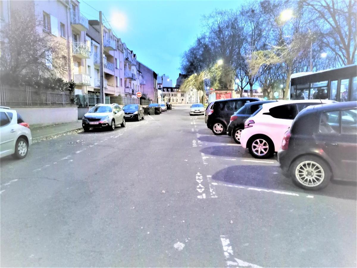 Appartement Proche Centre Ville, Gare Et Autoroute Melun Exterior foto